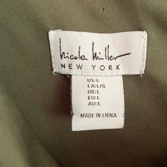 20% off today! Or make an offer! 

Nicole Miller satiny one-shoulder dress - Picture 3 of 5